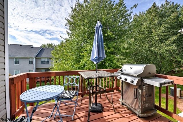 275 Morning Glory Ct, Readington Twp., NJ 08889