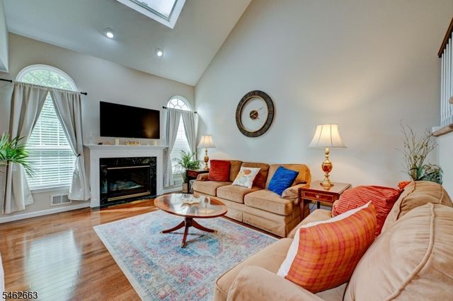 275 Morning Glory Ct, Readington Twp., NJ 08889