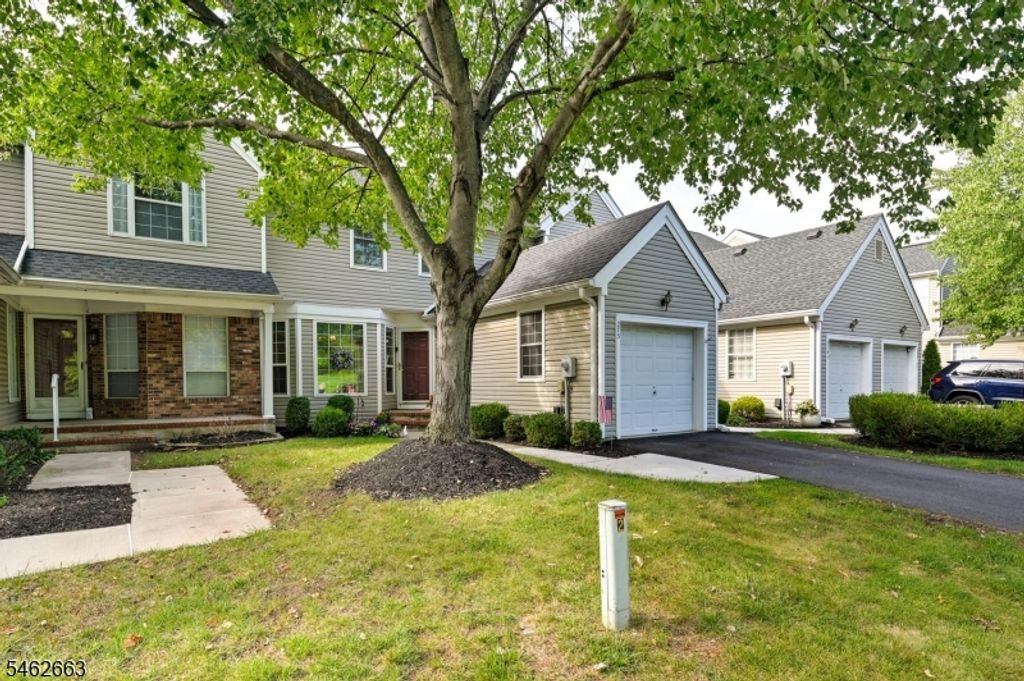 275 Morning Glory Ct, Readington Twp., NJ 08889