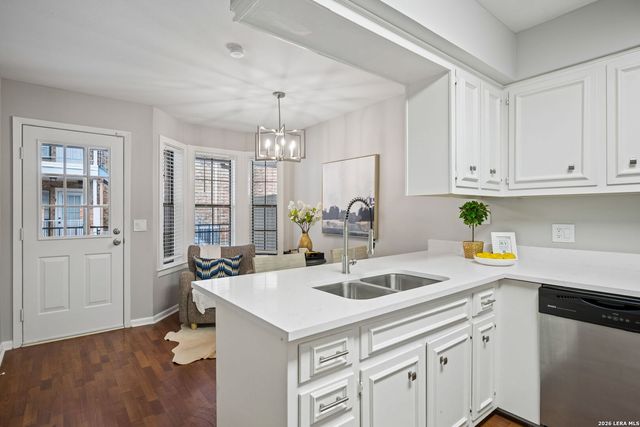 5359 Fredericksburg Rd Apt 803, San Antonio, TX 78229