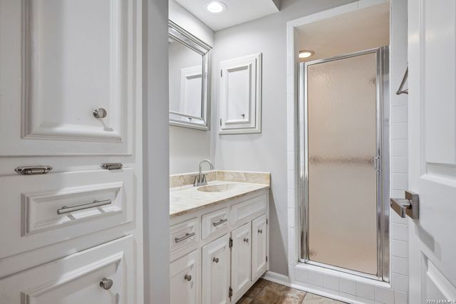 5359 Fredericksburg Rd Apt 803, San Antonio, TX 78229