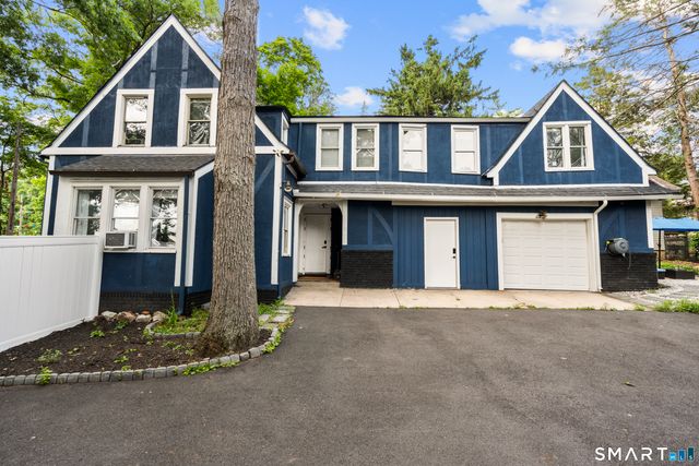 26 Trowbridge Street, Waterbury, CT 06710
