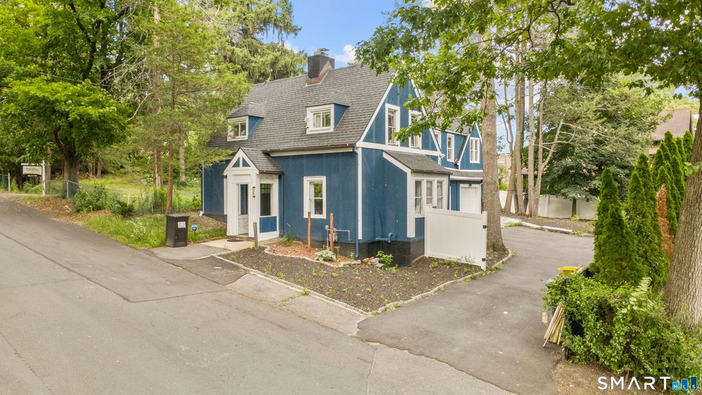 26 Trowbridge Street, Waterbury, CT 06710