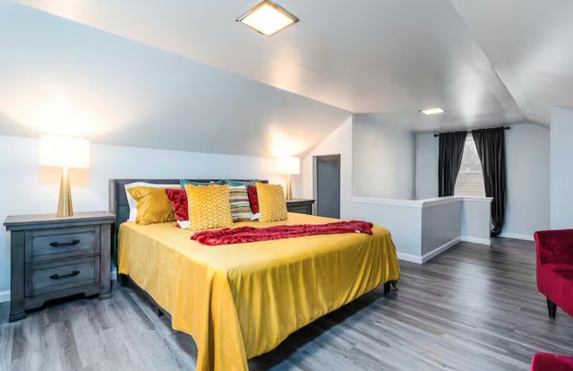 11768 Hazelton, Redford, MI 48239