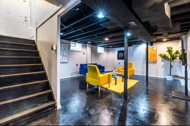 11768 Hazelton, Redford, MI 48239