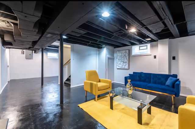 11768 Hazelton, Redford, MI 48239