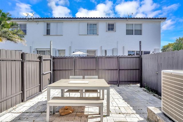 5420 NW 107 AVE 302, Doral, FL 33178