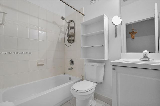 5420 NW 107 AVE 302, Doral, FL 33178