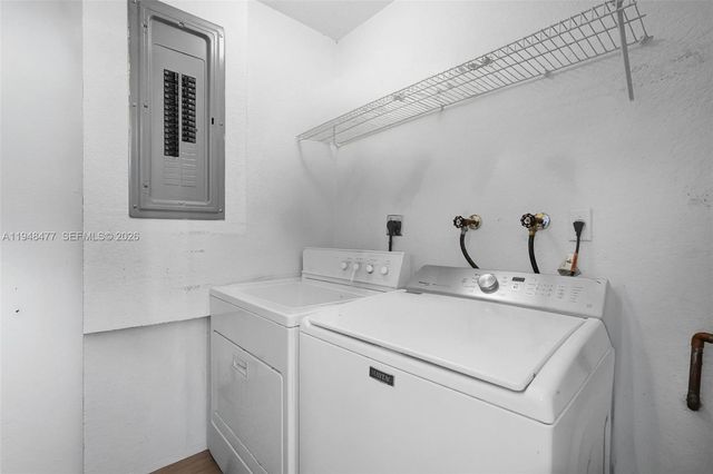 5420 NW 107 AVE 302, Doral, FL 33178