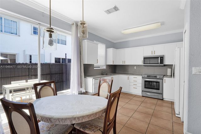 5420 NW 107 AVE 302, Doral, FL 33178