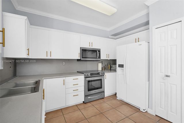 5420 NW 107 AVE 302, Doral, FL 33178