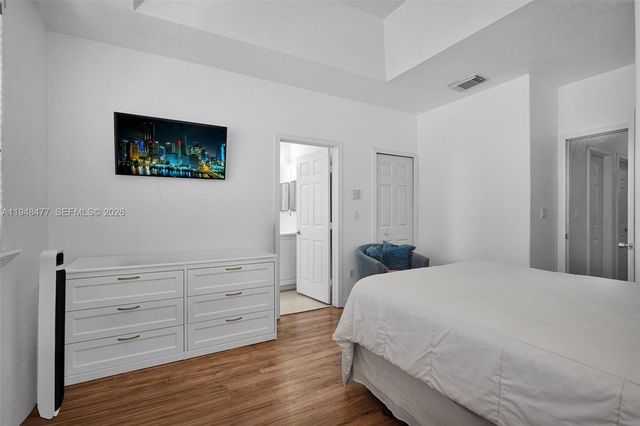 5420 NW 107 AVE 302, Doral, FL 33178