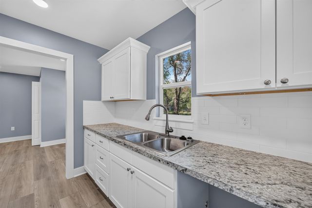 6415 N West Park View St, Park City, KS 67219