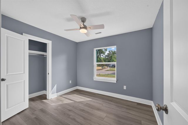 6415 N West Park View St, Park City, KS 67219