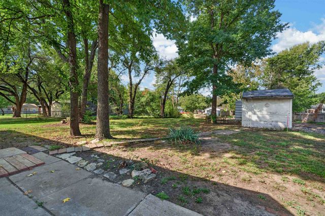 6415 N West Park View St, Park City, KS 67219