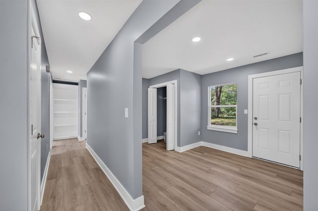 6415 N West Park View St, Park City, KS 67219