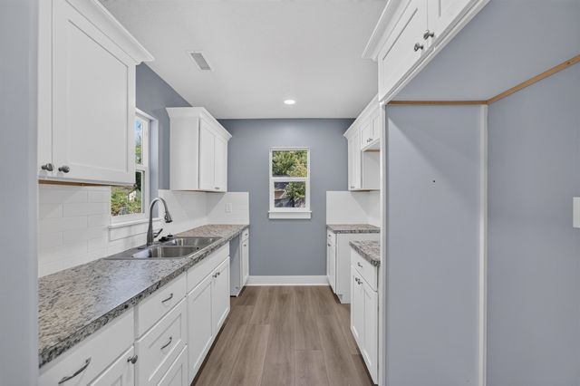 6415 N West Park View St, Park City, KS 67219