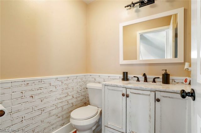5616 Faircrest Street SW, Canton, OH 44706