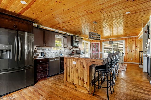 5616 Faircrest Street SW, Canton, OH 44706