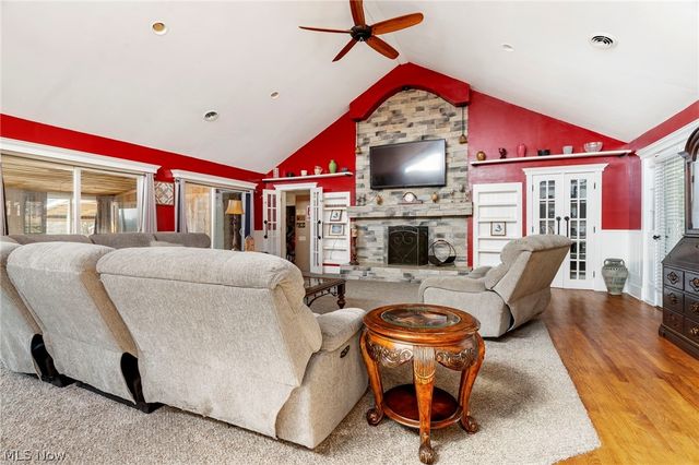 5616 Faircrest Street SW, Canton, OH 44706
