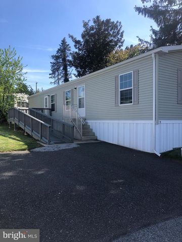 12 VALLEY VIEW CT, Fleetwood, PA 19522