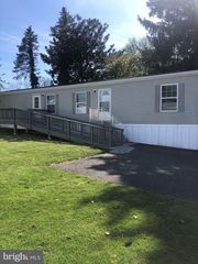 12 VALLEY VIEW CT, Fleetwood, PA 19522
