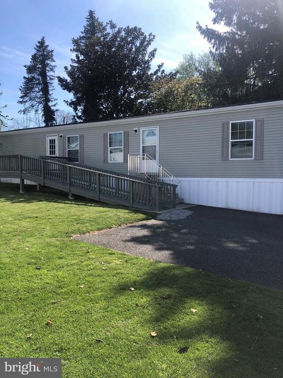 12 VALLEY VIEW CT, Fleetwood, PA 19522
