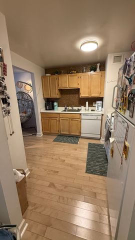 200 N Dearborn Street 1005, Chicago, IL 60601