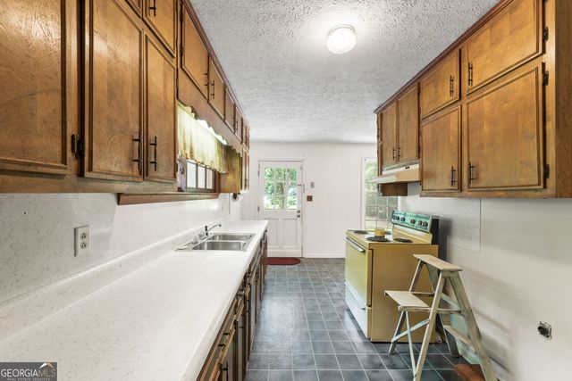 8 Thompson Lane, Thomaston, GA 30286