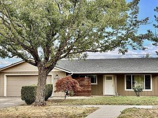 2305 CHAMBERS St, Eugene, OR 97405