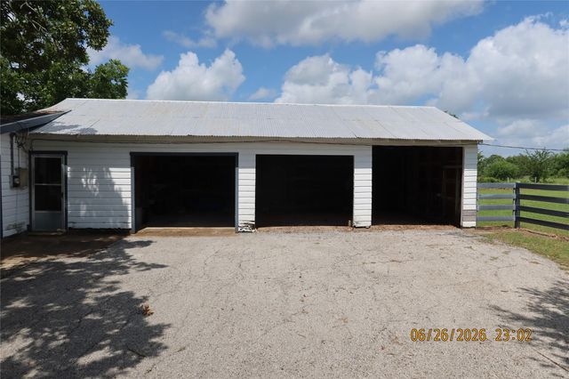 1413 N Main Street, Schulenburg, TX 78956