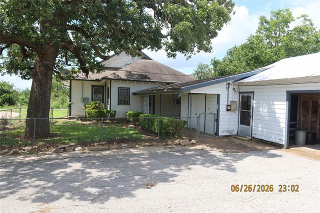 1413 N Main Street, Schulenburg, TX 78956