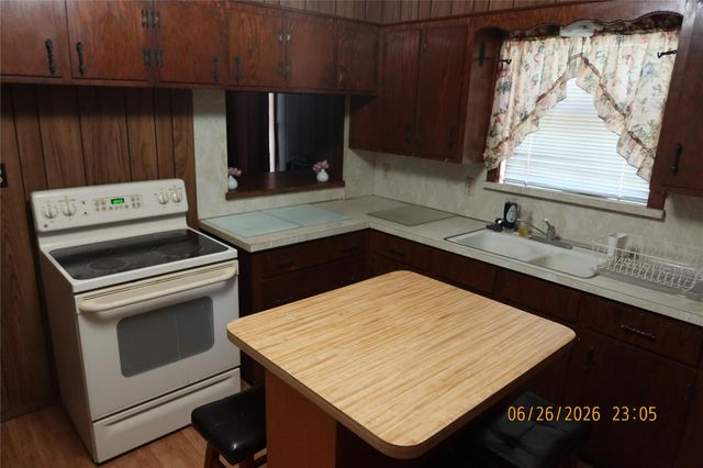 1413 N Main Street, Schulenburg, TX 78956
