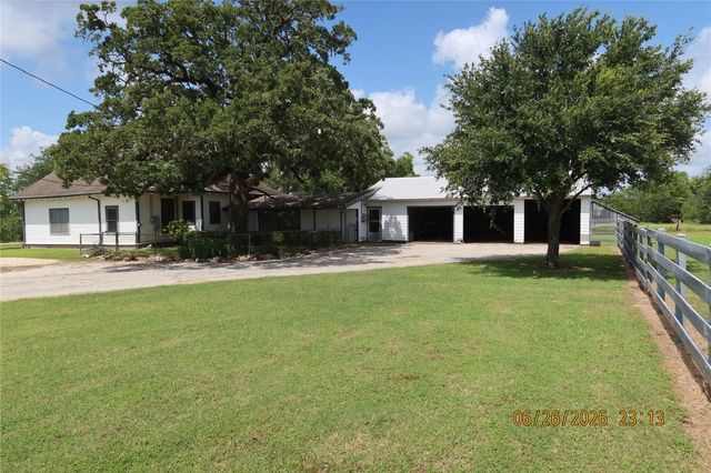 1413 N Main Street, Schulenburg, TX 78956