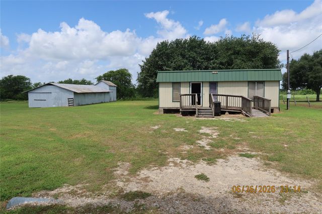1413 N Main Street, Schulenburg, TX 78956