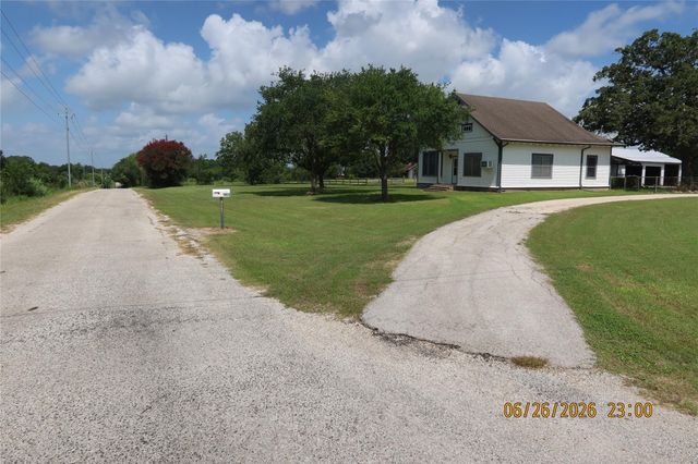 1413 N Main Street, Schulenburg, TX 78956