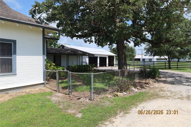 1413 N Main Street, Schulenburg, TX 78956
