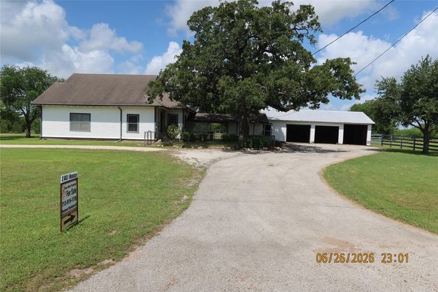 1413 N Main Street, Schulenburg, TX 78956