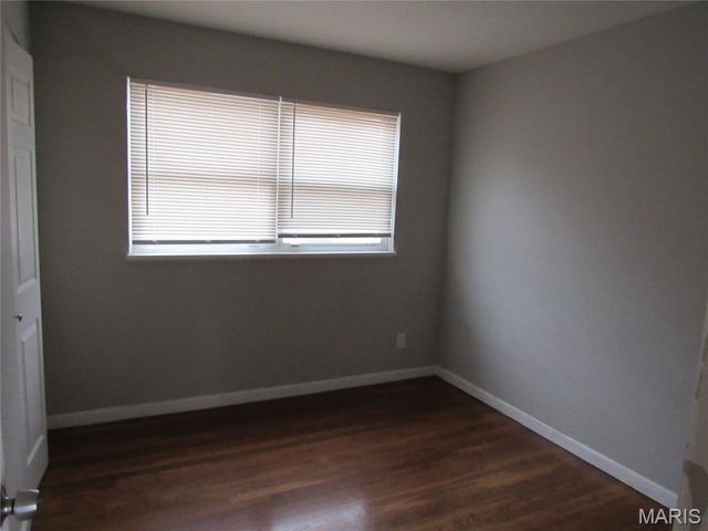 10815 Vorhof Drive, St Louis, MO 63136