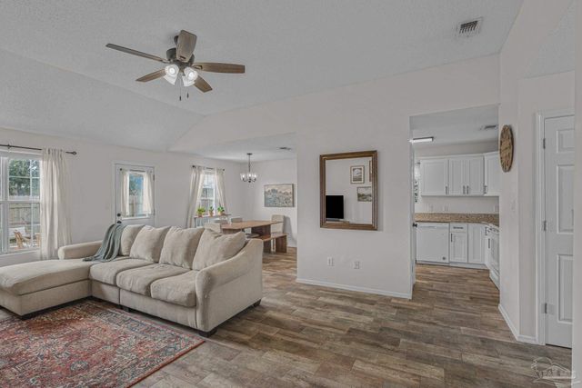 2285 Estate Cir, Navarre, FL 32566
