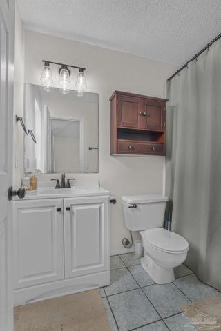 2285 Estate Cir, Navarre, FL 32566