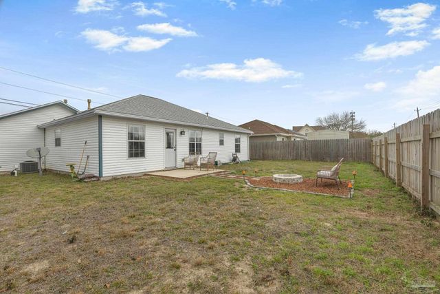 2285 Estate Cir, Navarre, FL 32566