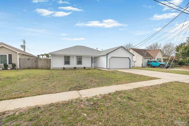 2285 Estate Cir, Navarre, FL 32566
