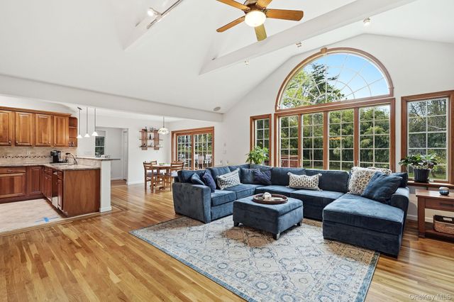 44 Darling Avenue, New Rochelle, NY 10804