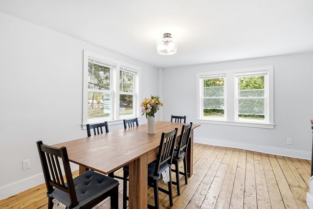 1270 West St, Amherst, MA 01002
