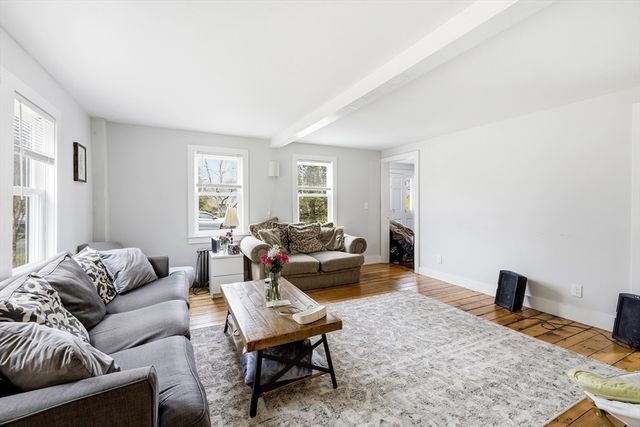 1270 West St, Amherst, MA 01002