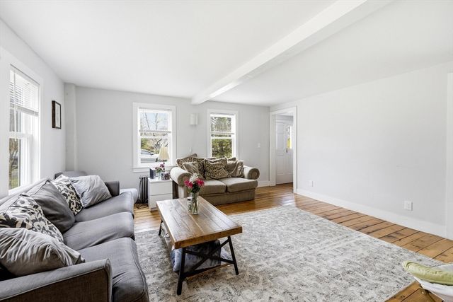 1270 West St, Amherst, MA 01002