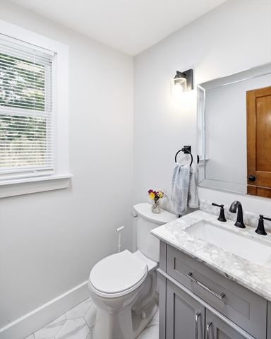 1270 West St, Amherst, MA 01002