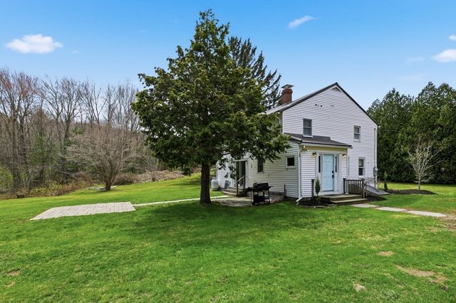 1270 West St, Amherst, MA 01002