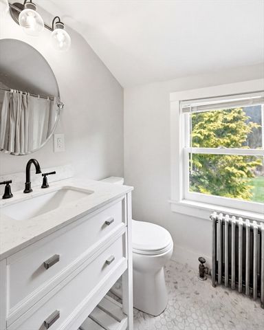 1270 West St, Amherst, MA 01002